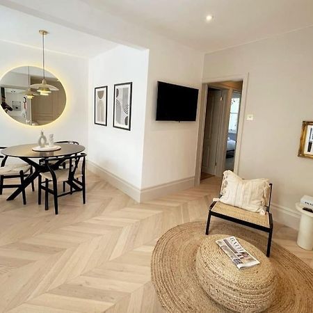 Courtyard Garden, Beautifully Finished Flat - Ba1 Apartment Bath Bagian luar foto