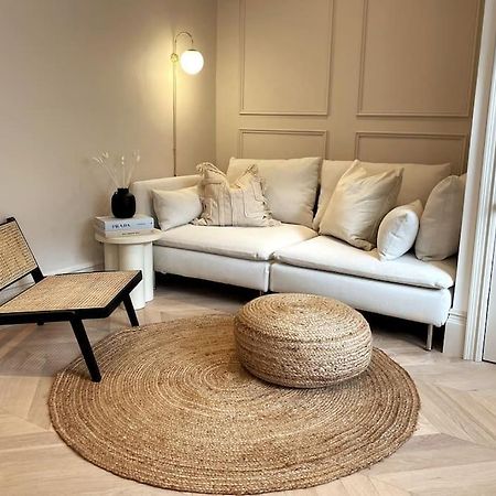 Courtyard Garden, Beautifully Finished Flat - Ba1 Apartment Bath Bagian luar foto