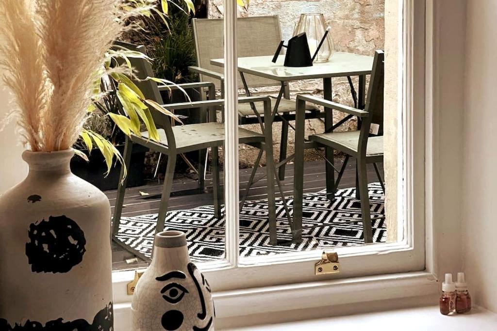 Courtyard Garden, Beautifully Finished Flat - Ba1 Apartment Bath Bagian luar foto